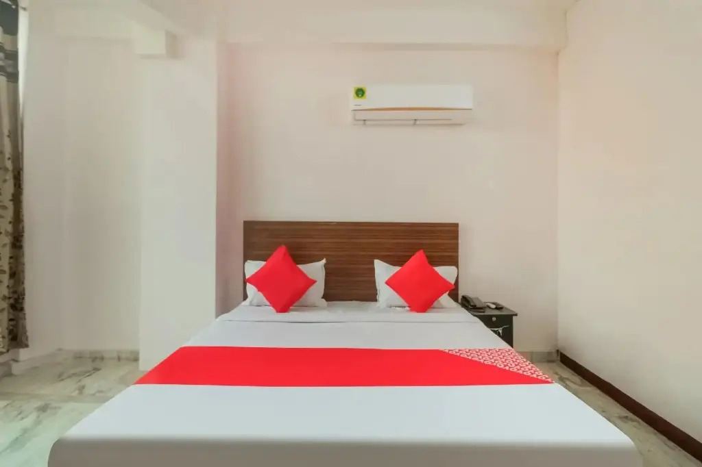 Hotel Z Black by OYO Rooms