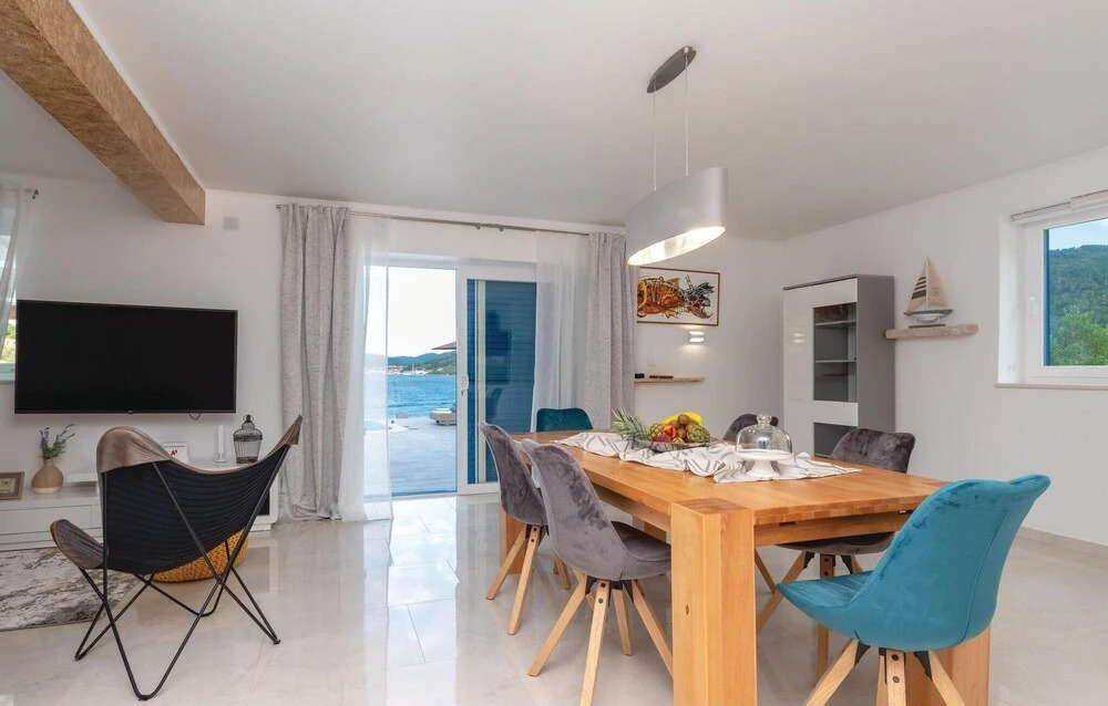 Beach Front Home In Mikulina Luka