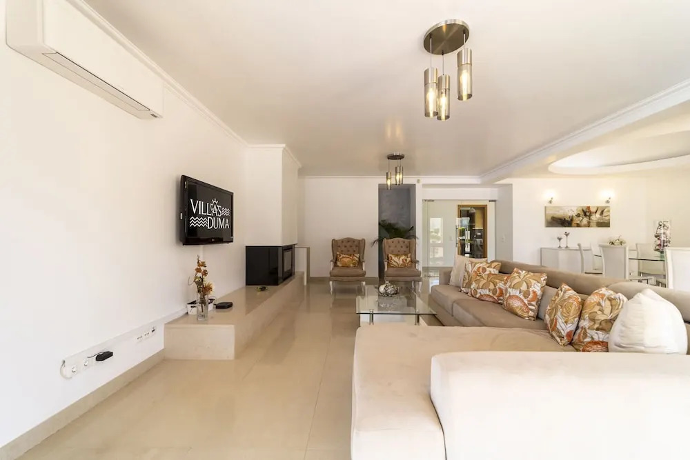Duma in Albufeira With 4 Bedrooms and 4 Bathrooms