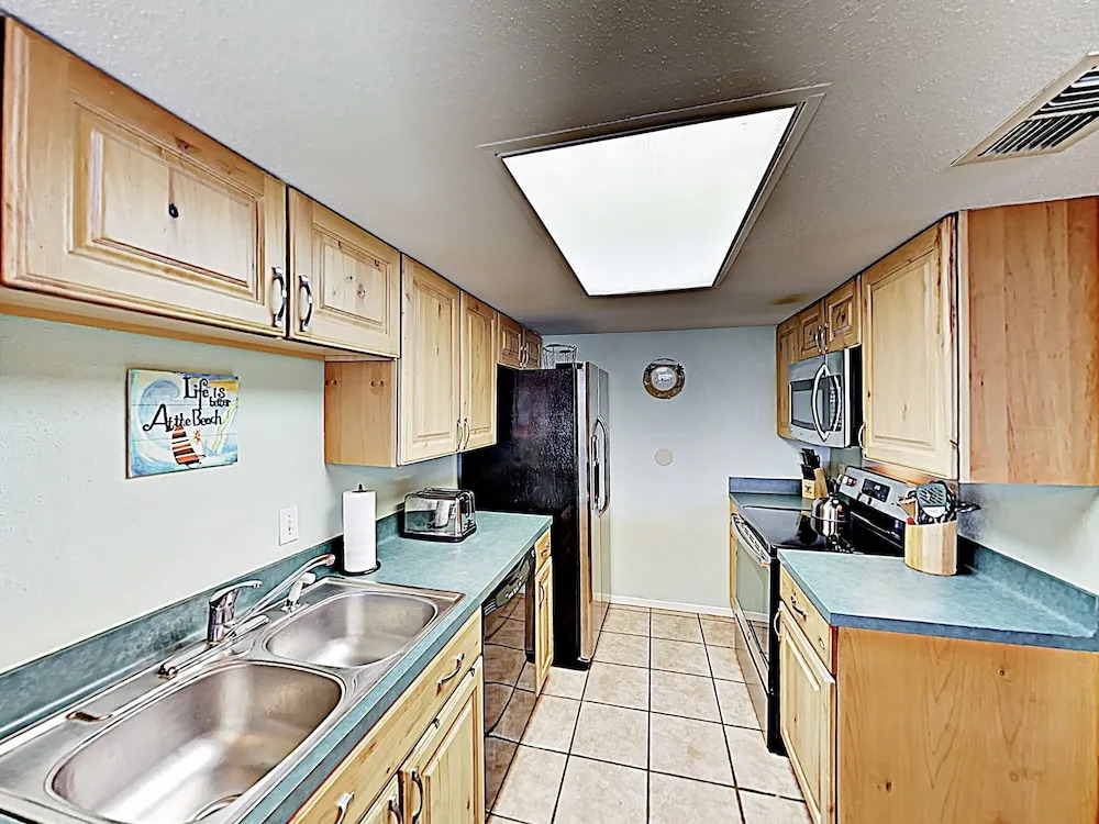 New Listing! Coastal-chic - Pool & Balconies 3 Bedroom Condo