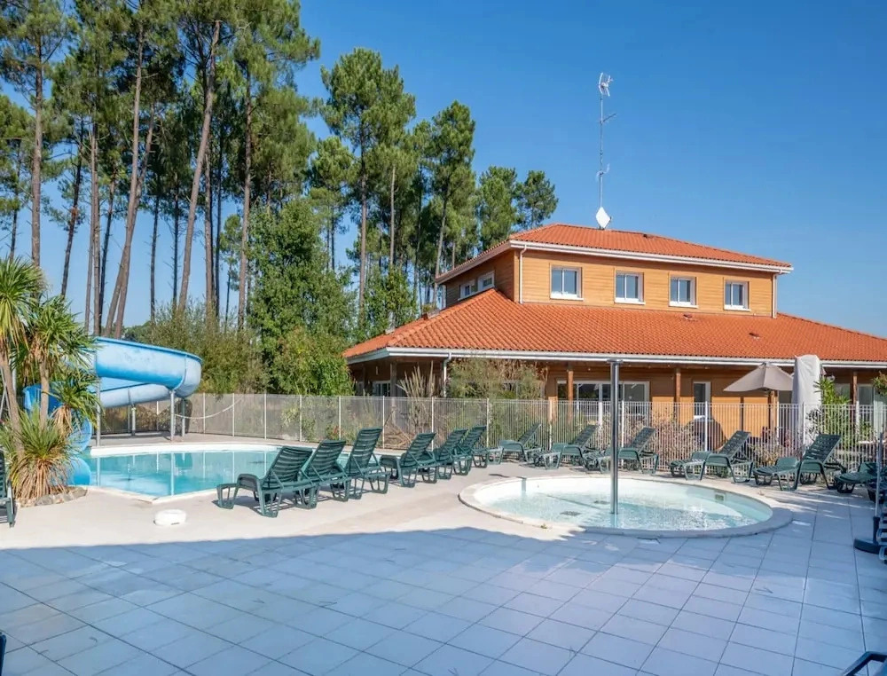 Spacious Forest Stay for 6