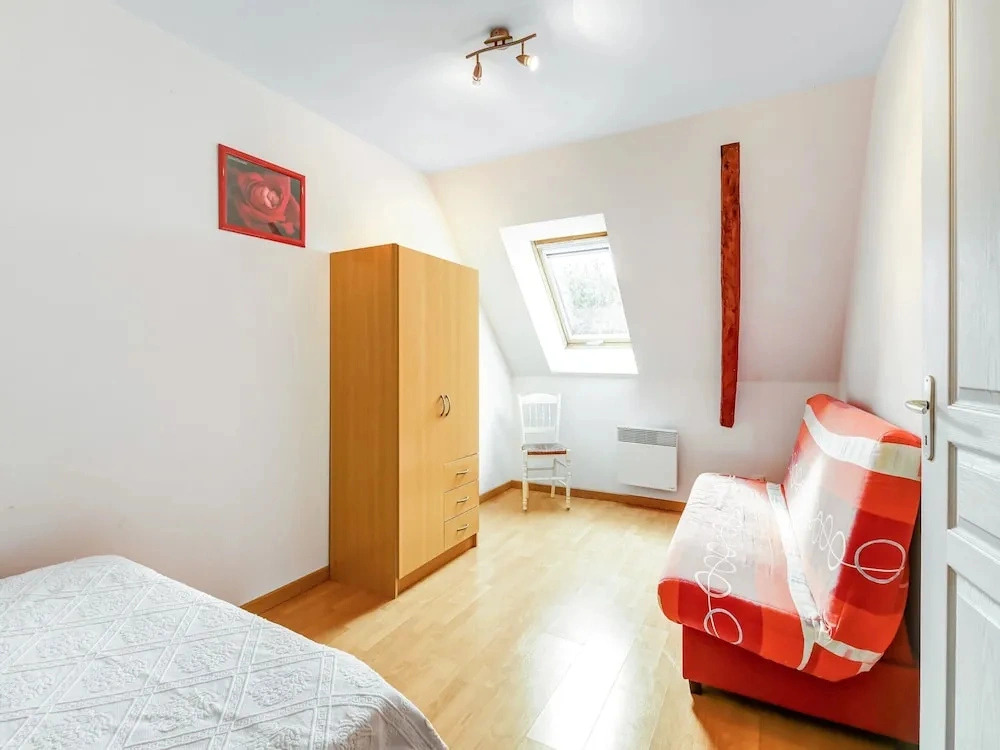 Family Country Cottage in Brainville