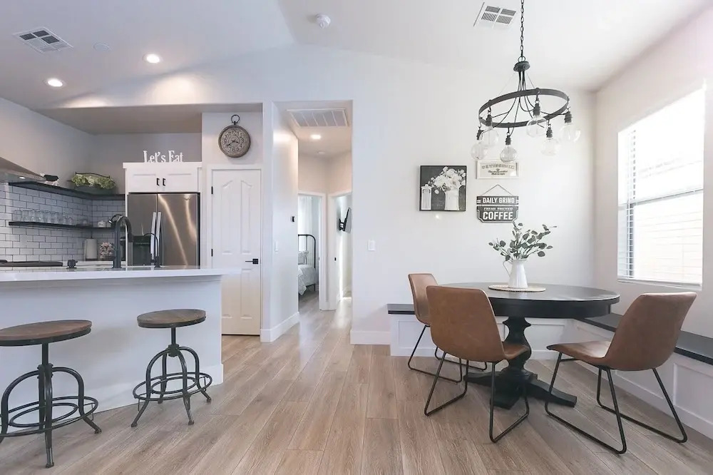 Gilbert Laurel 3 Bedroom Townhouse by RedAwning