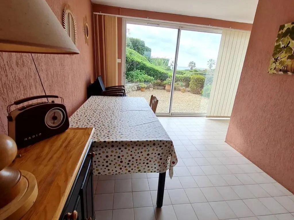 Appartement Six-Fours-les-Plages, 3 pièces, 6 personnes - FR-1-316-291