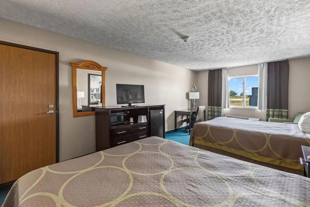 Burgundy Inn & Suites