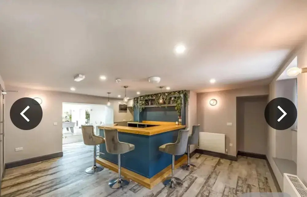 Ivy House, 6-beds, Sleeps 19 With Hot Tub