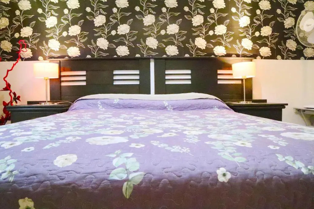 HAPPY ROOM