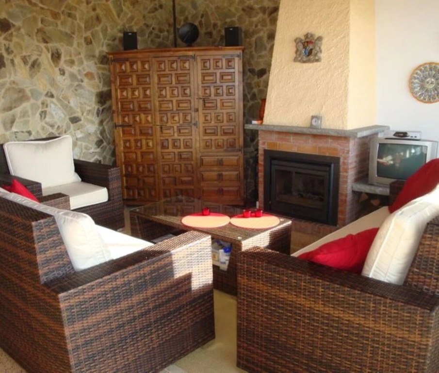 House - 3 Bedrooms with Pool and WiFi - 107066