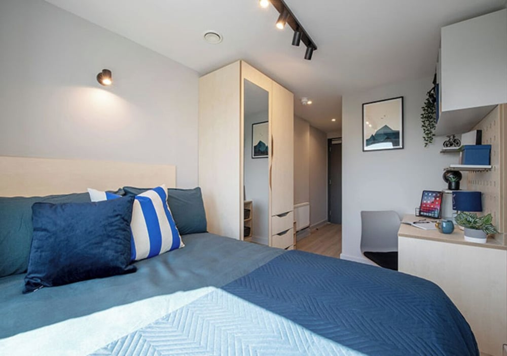 Student only Modern Ensuite at Wick park