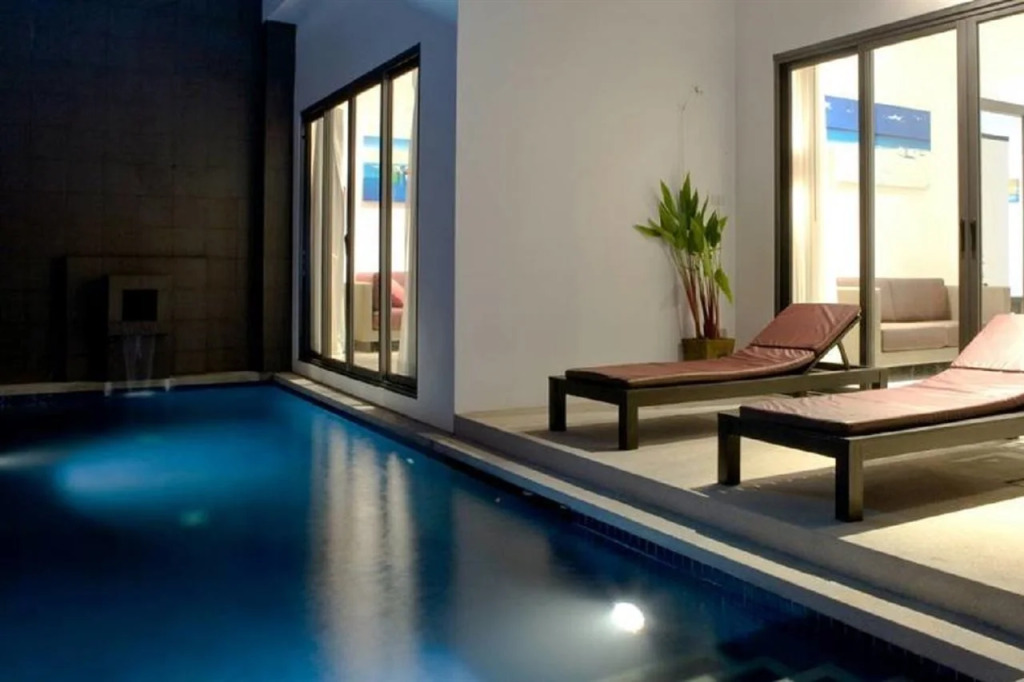 Seastone Pool Villa