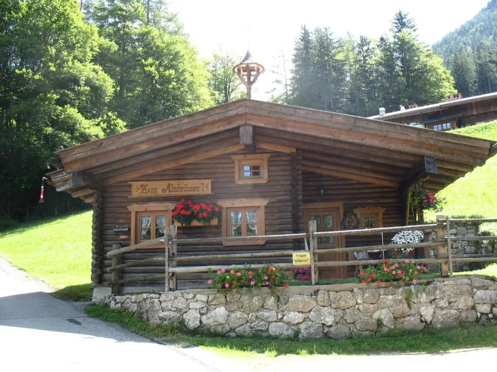 Almbrünnerl die Almhütte auf der Raffner Alm
