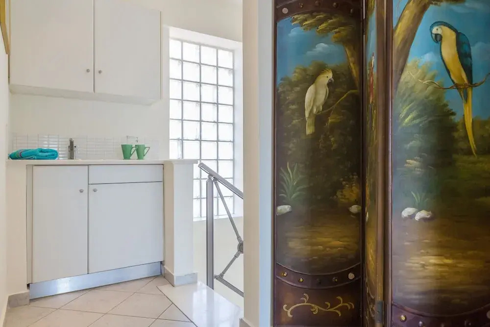 Bright & Spacious two-floor Family Garden Home