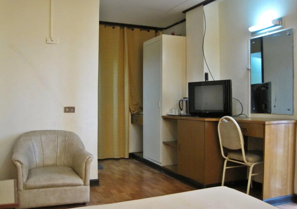 skyrise hotel & restaurant