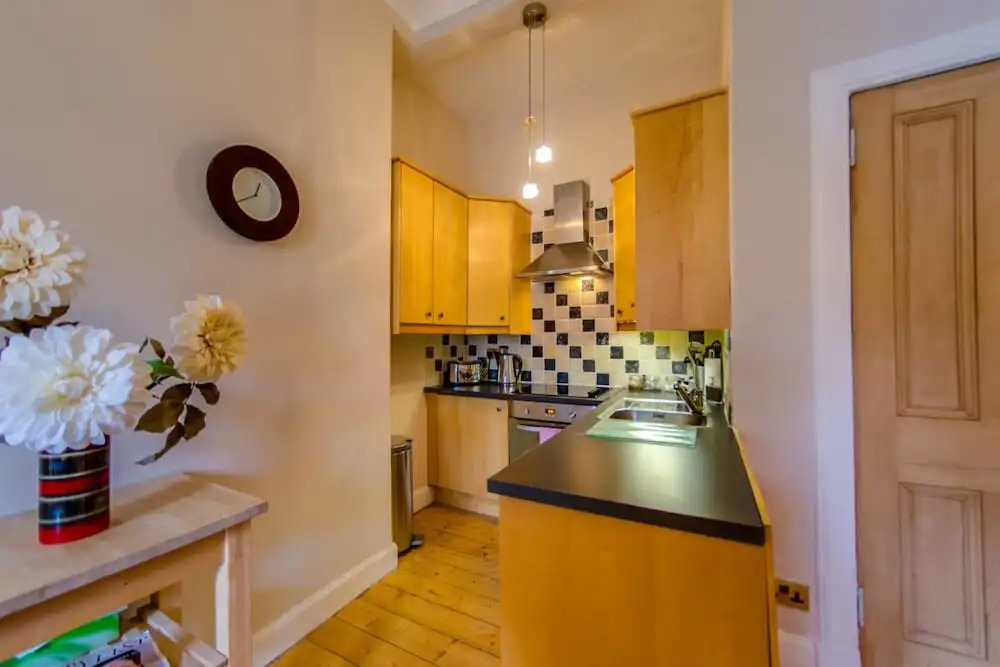JOIVY Fabulous Ground-floor 3-bedroom Near Old Town