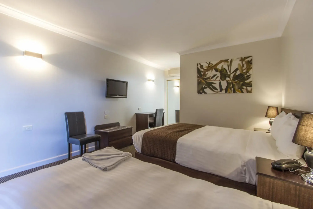 Sunshine Motor Inn