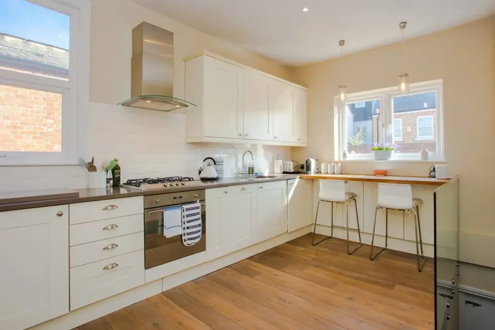 Classic and Elegant 3 Bedroom Apartment With Private Garden
