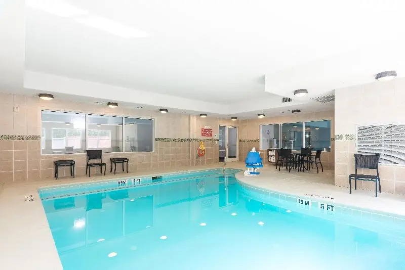 Holiday Inn Express & Suites LaGrange