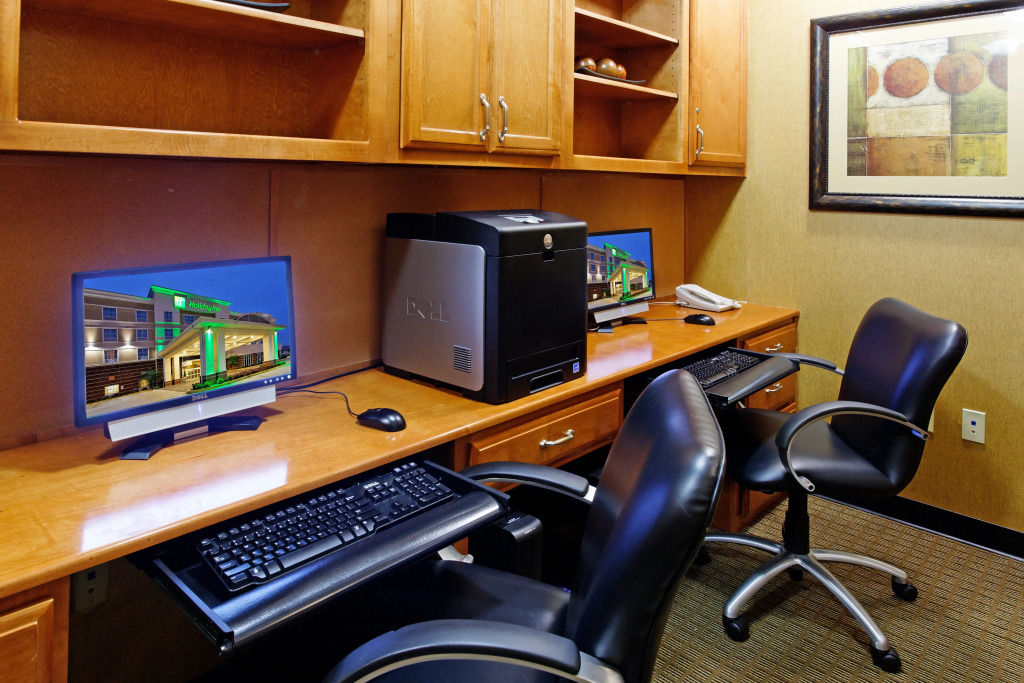 Holiday Inn Hotels Batesville by IHG