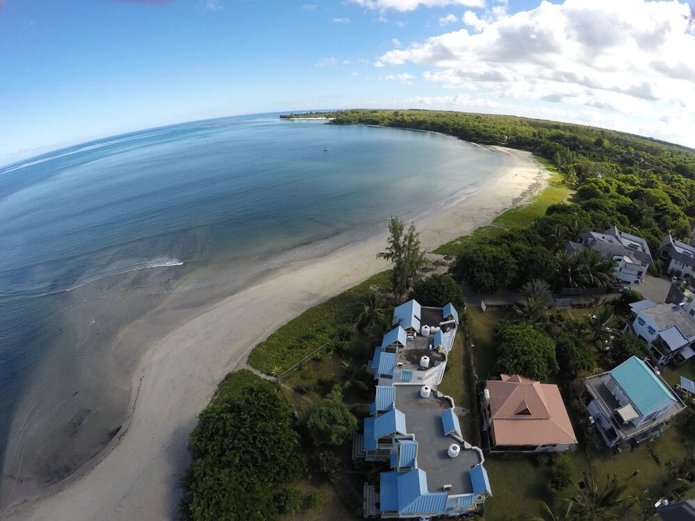 Lovely Beach House in a Very Peaceful and Upmarket Area, we Even Throw in a car