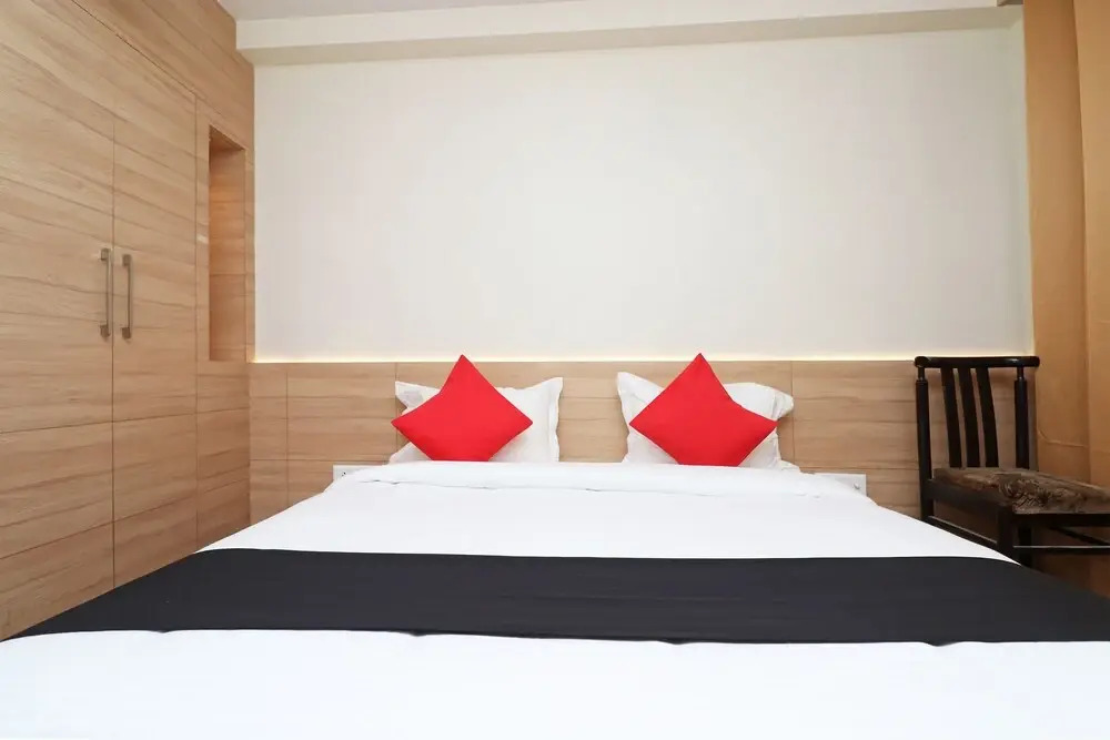 Capital O 30624 Hotel Triton