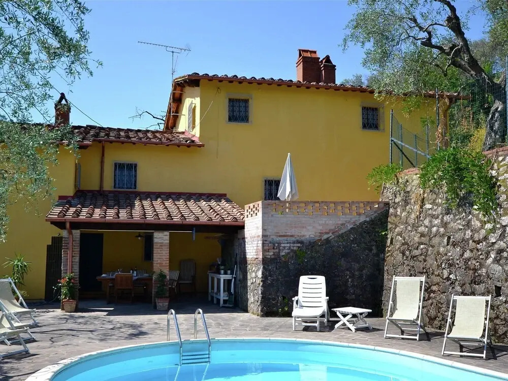 Warm Holiday Home in Vicopisano With Swimming Pool
