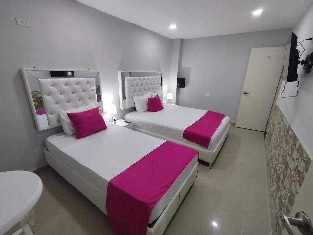 Hotel BM-17  Cerca Al Mar