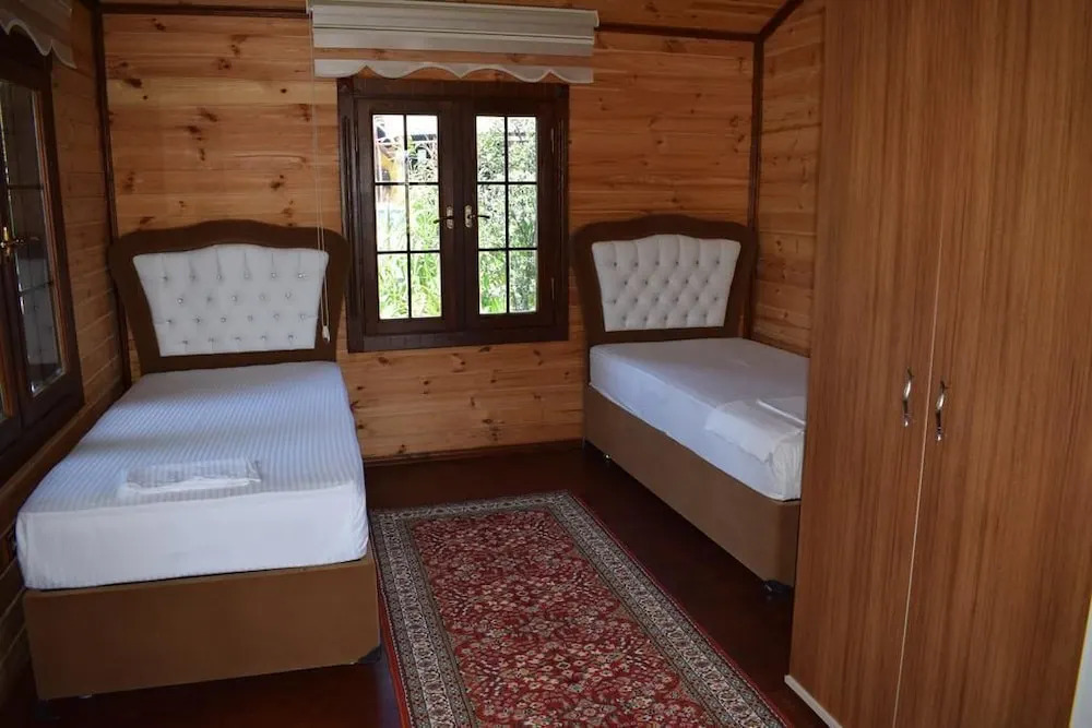 Zahi Bungalov
