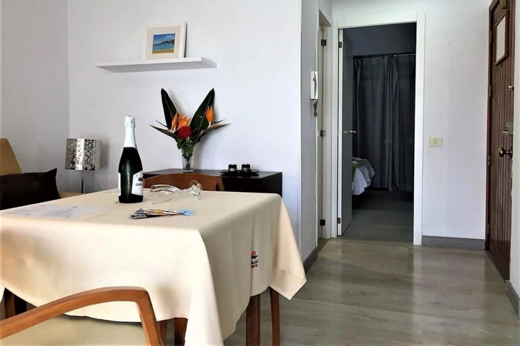 Apartamentos El Paseo