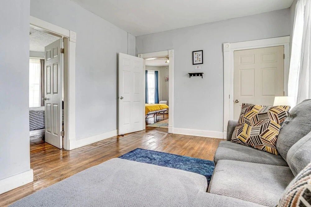 Walk Everywhere! Sleek Fountain Square Stay