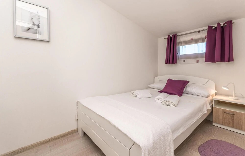 Gorgeous Home In Donje Rastane