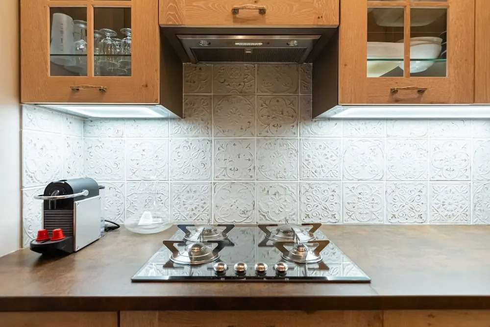 Retro apartment with garden by GuestReady