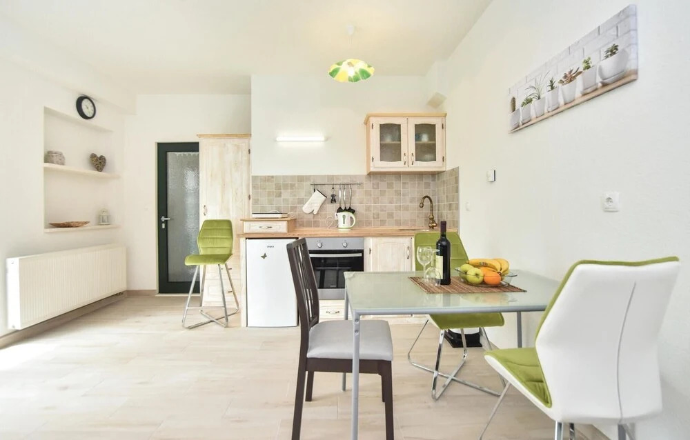 Awesome Home in Seget Donji With Sauna, Wifi and 2 Bedrooms