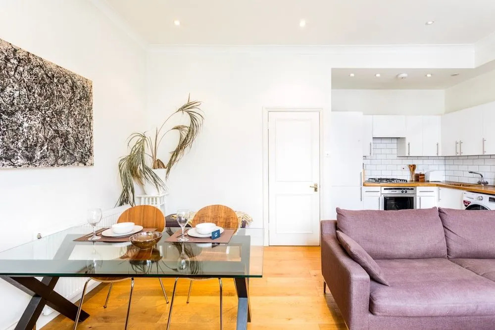 Bright and Spacious Notting Hill Nest