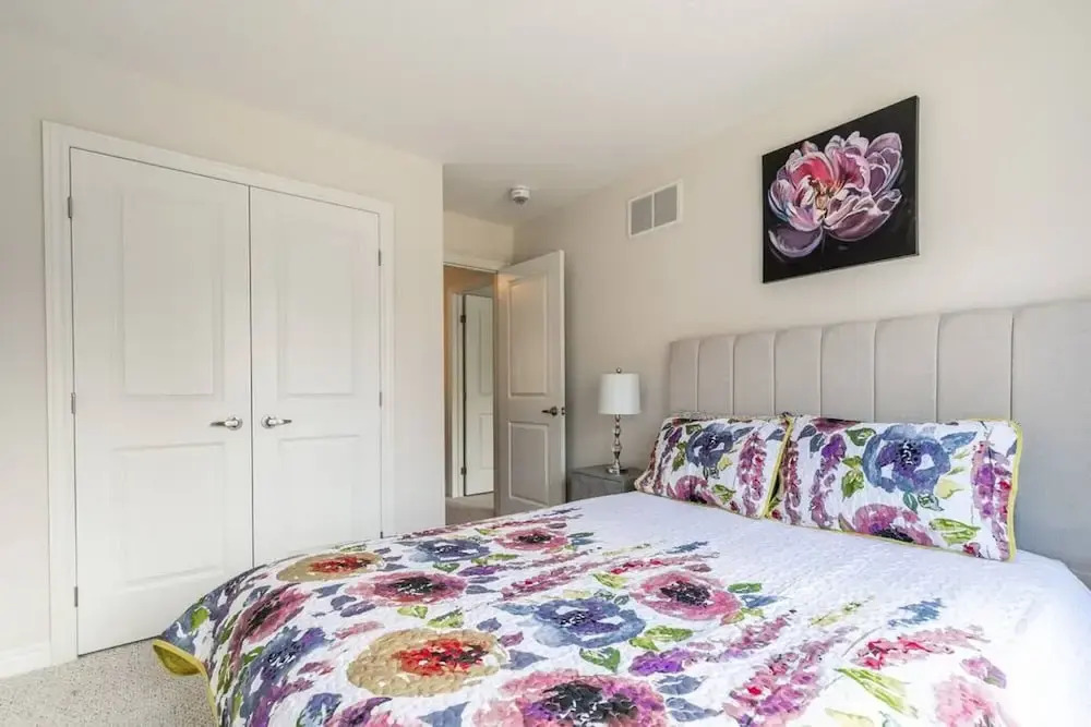 Lakeshore 3BR 2 5BA Townhome 1 min to the Beach