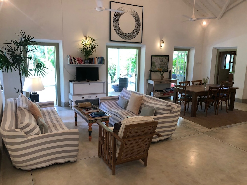 Leonora House, Talpe