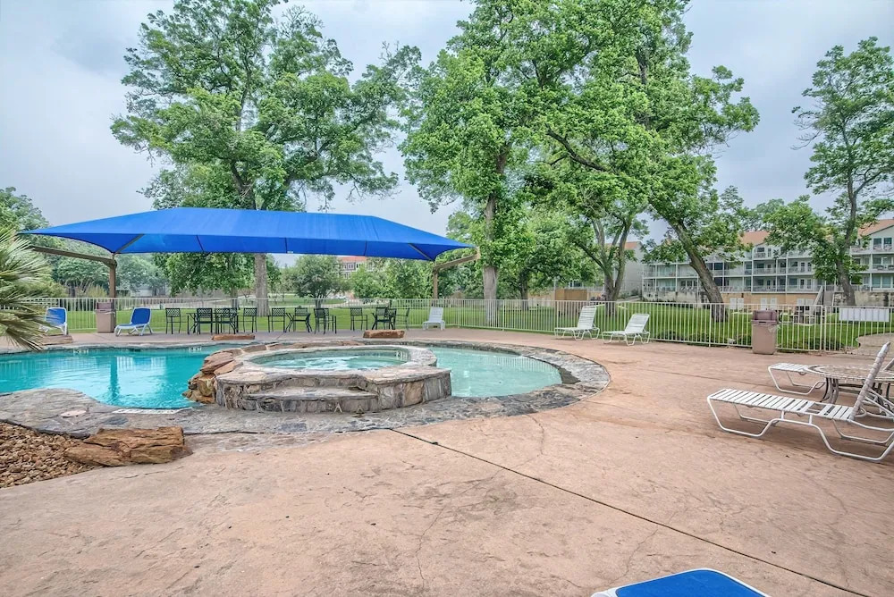 Ww H202 Mather Street Retreat 2 Bedroom Condo by RedAwning
