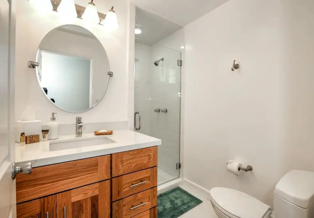 Beachy 3br - 1 Block To Ocean, Near Abbott Kinney 3 Bedroom Home