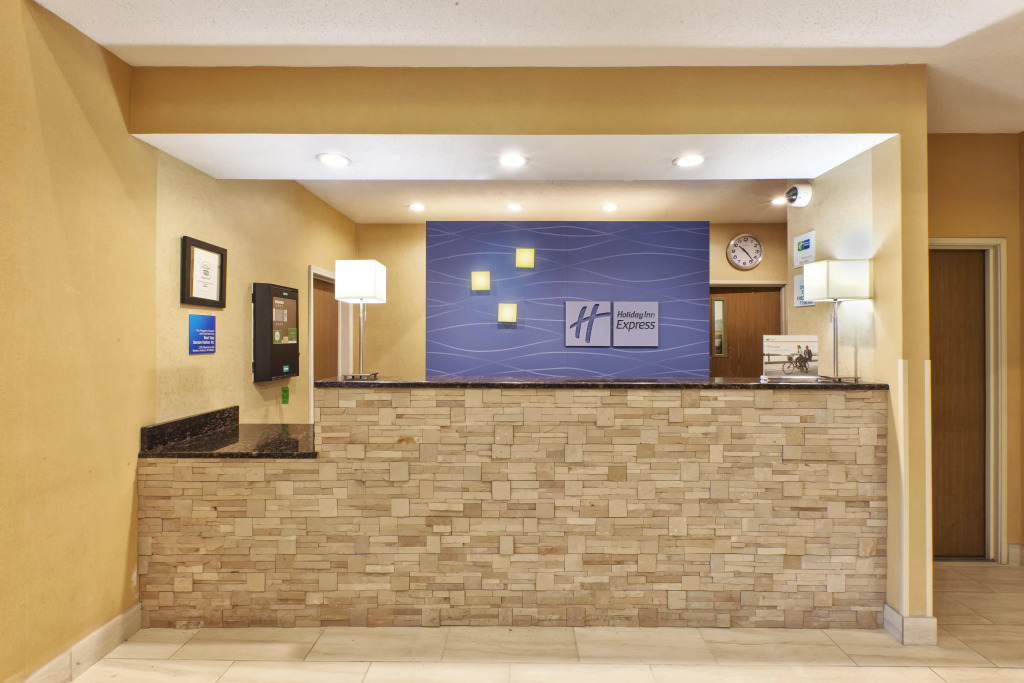 Country Inn & Suites by Radisson Benton Harbor-St Joseph MI