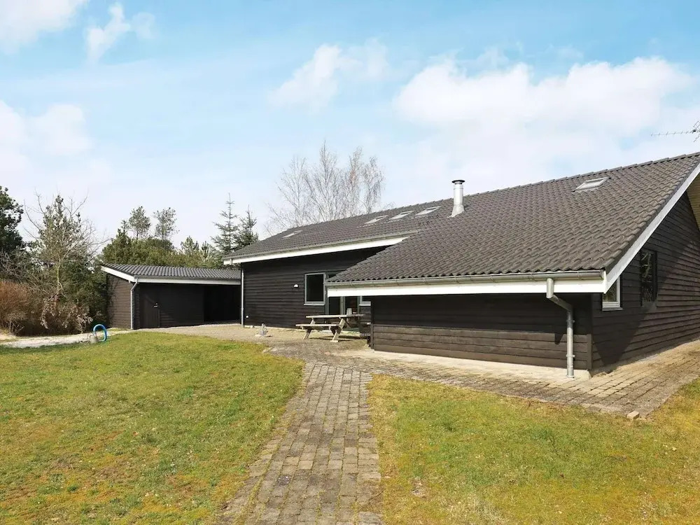 12 Person Holiday Home in Hals-by Traum