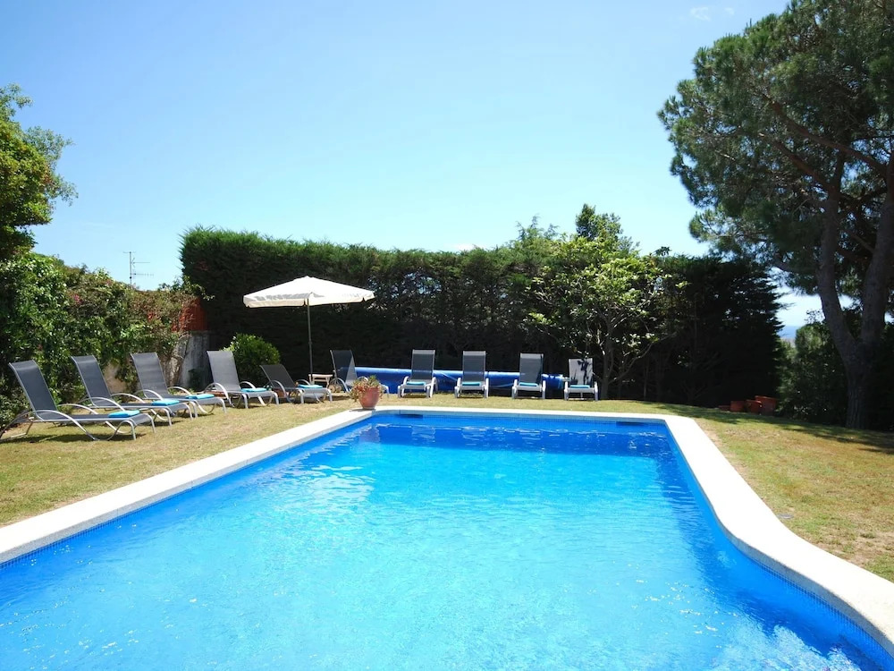Magnificent Villa in Calonge With Terrace
