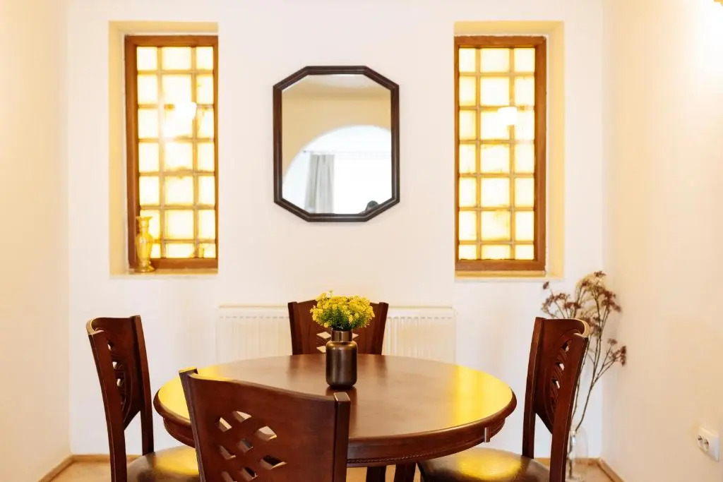 Lovely apartment and quiet courtyard in city centre