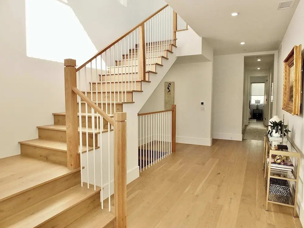 Beach Paradise Stunning 3-story in Long Beach!