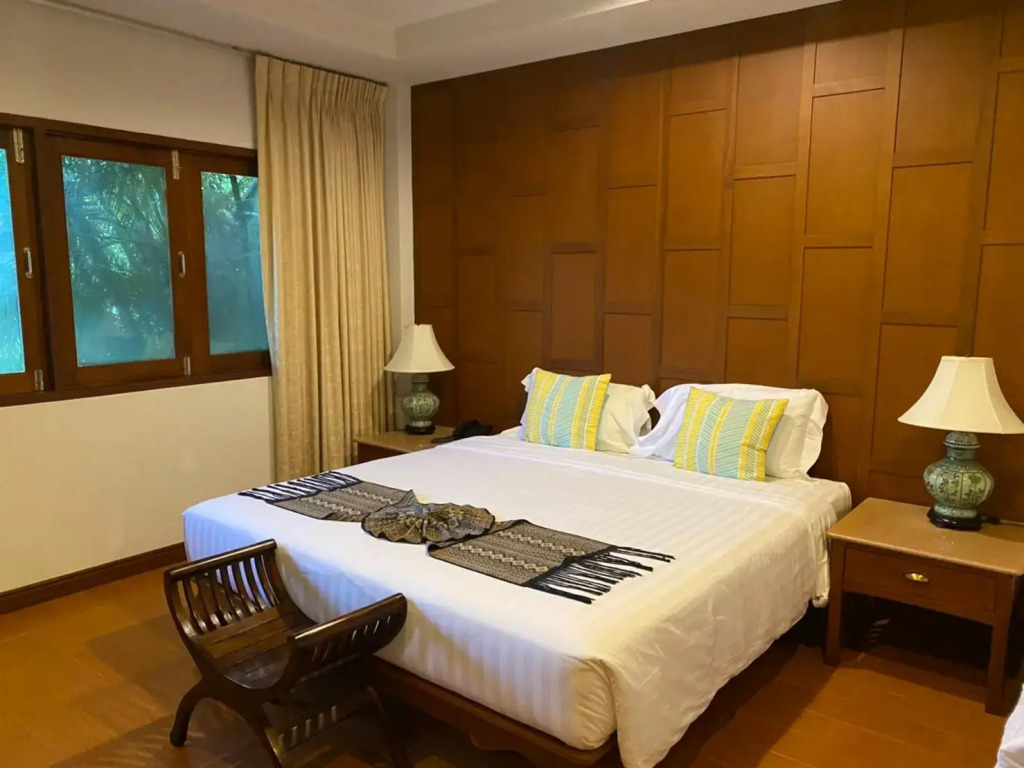 Sailom Resort Bangsaphan