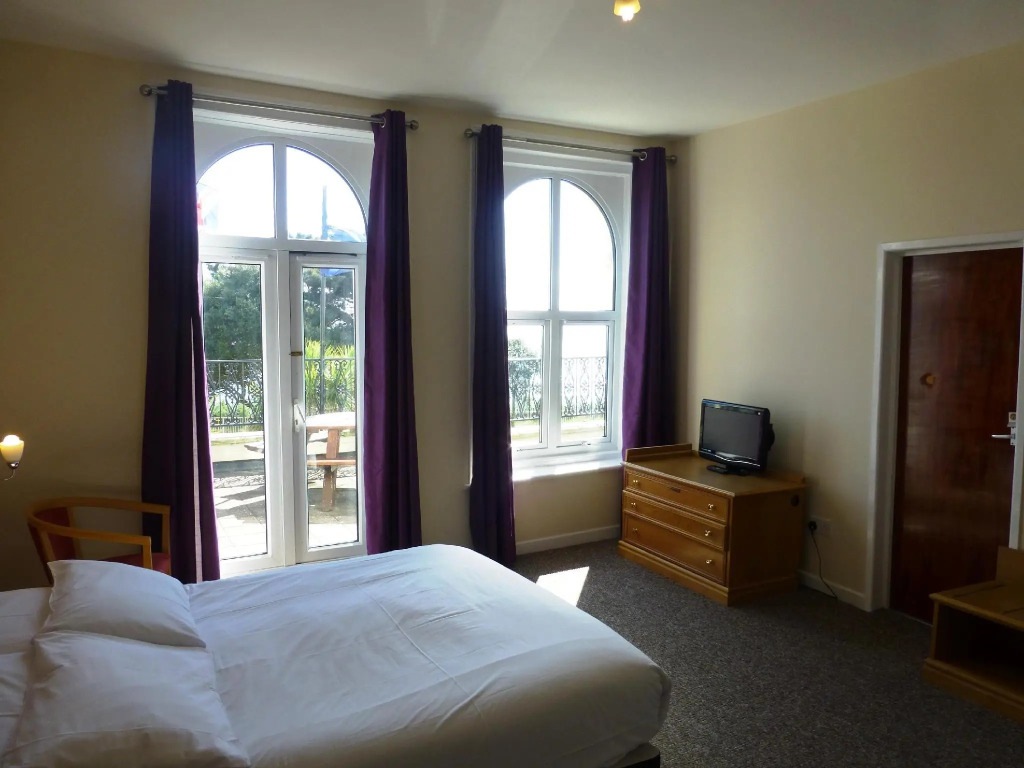 Esplanade Hotel - Clacton On Sea, Beachfront Hotel by OYO