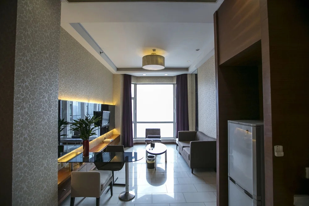 Love Holiday Inn apartment