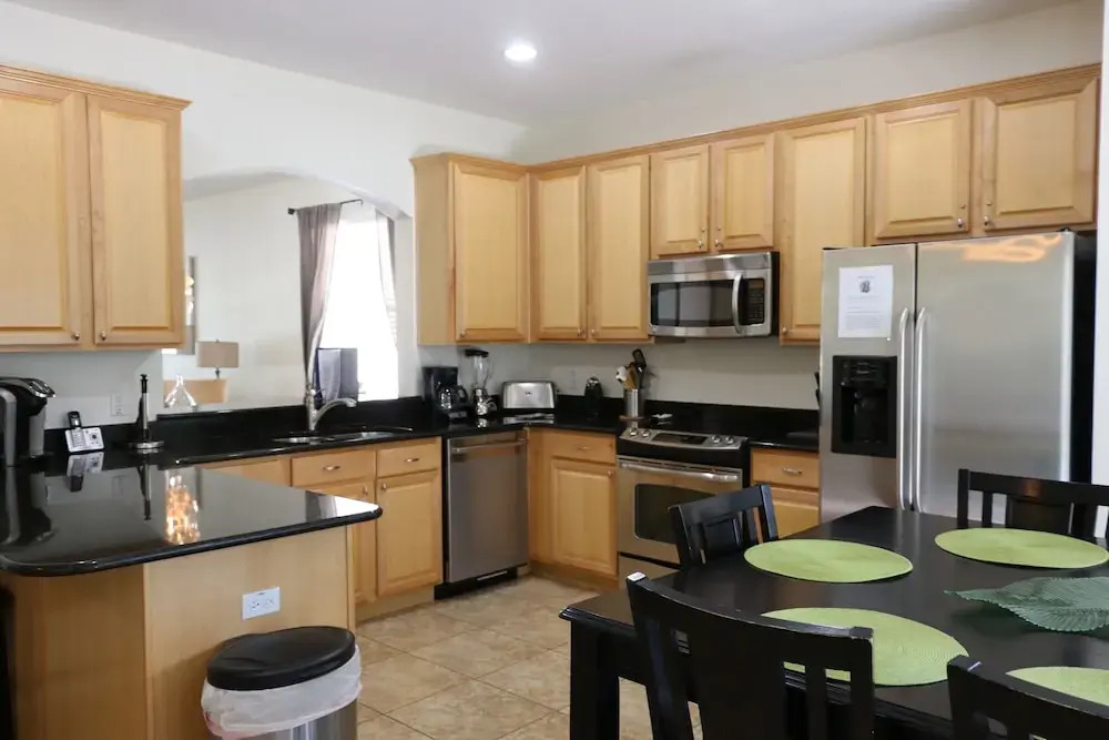 6BR 4BA Home in Windsor Hills by CV-2534