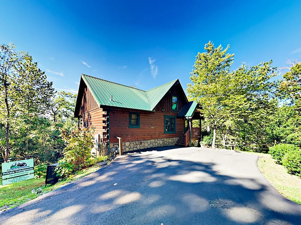 Black Bear Falls Cabin 2 Bedrooms 2 Bathrooms Cabin