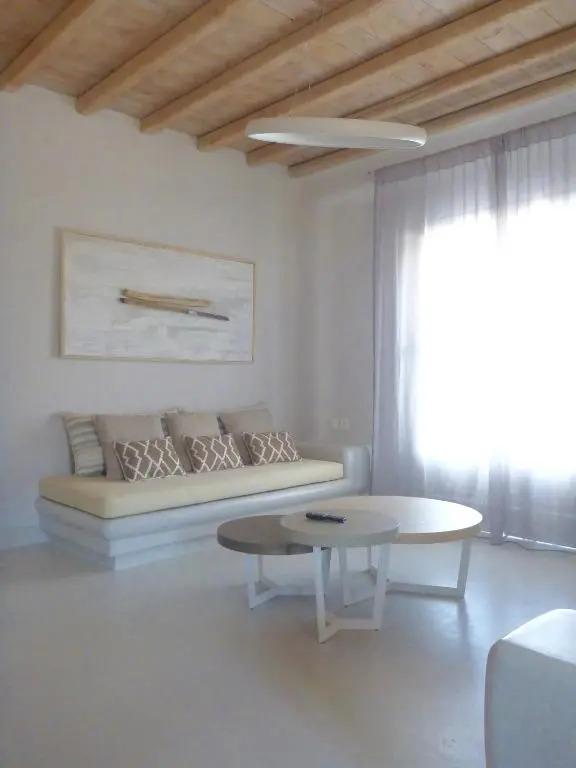 VILLA 11.7