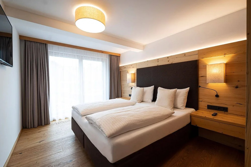 Lakeside Luxury Apartments