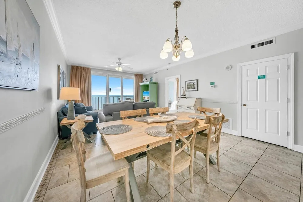 Twin Palms 804